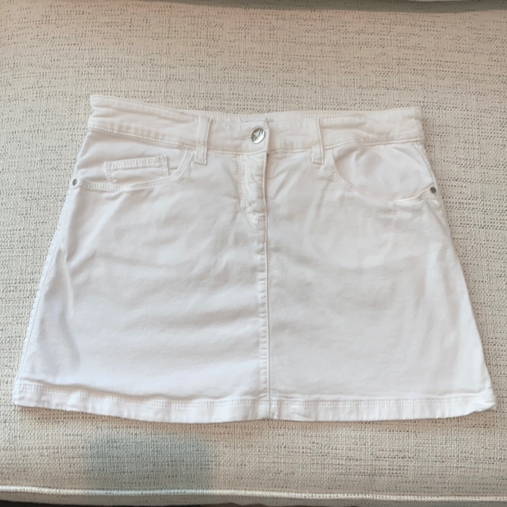 Girls white Armani skirt